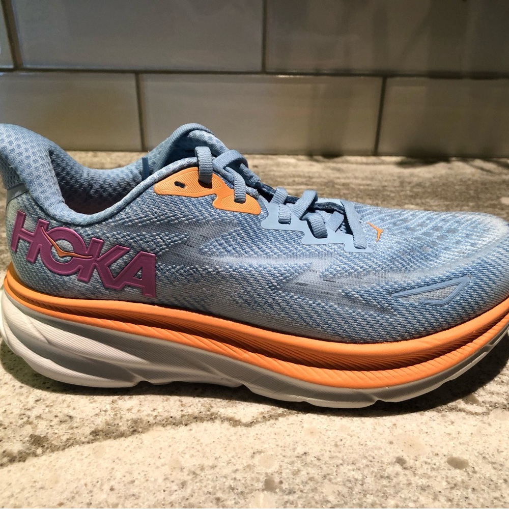 Hoka Clifton 9 Wm’s 6 D Blue and Orange Athletic Shoes